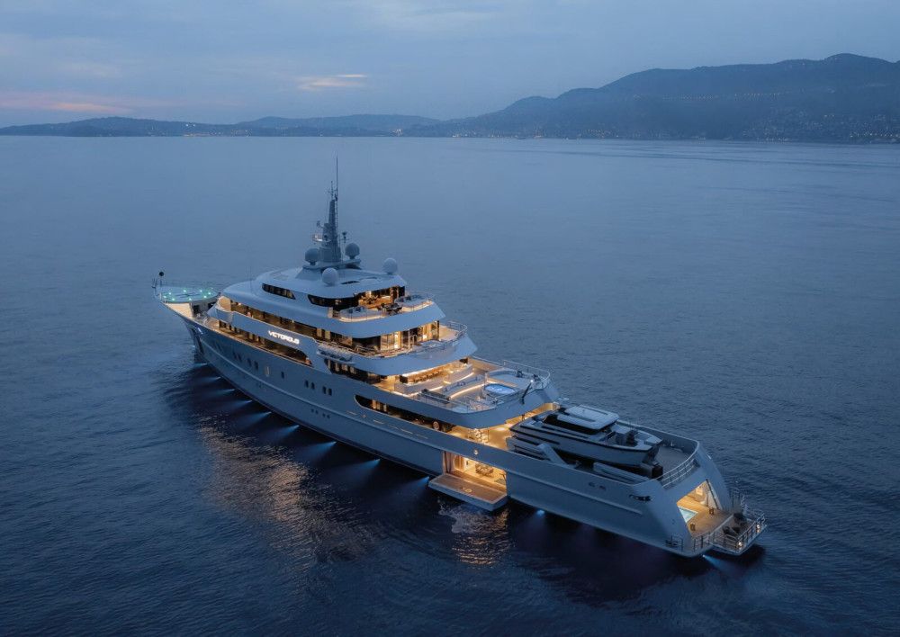 VICTORIOUS - Photo 2